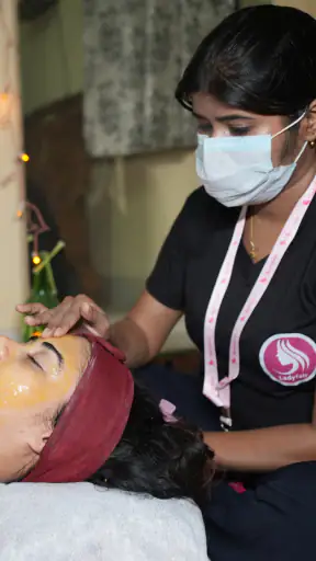 Ladyfair Salon At Home Service screenshot